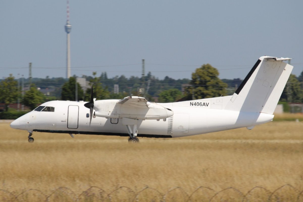 N406AV         DHC-8-201Q        Berry Aviation