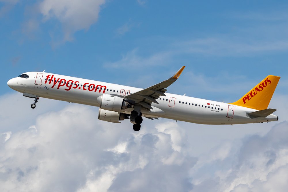 Pegasus Airlines / TC-RDV / Airbus A321-251NX