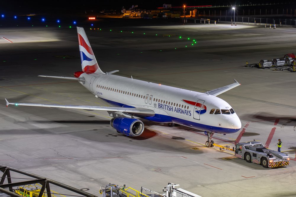 British Airways / G-EUYN / Airbus A320-232