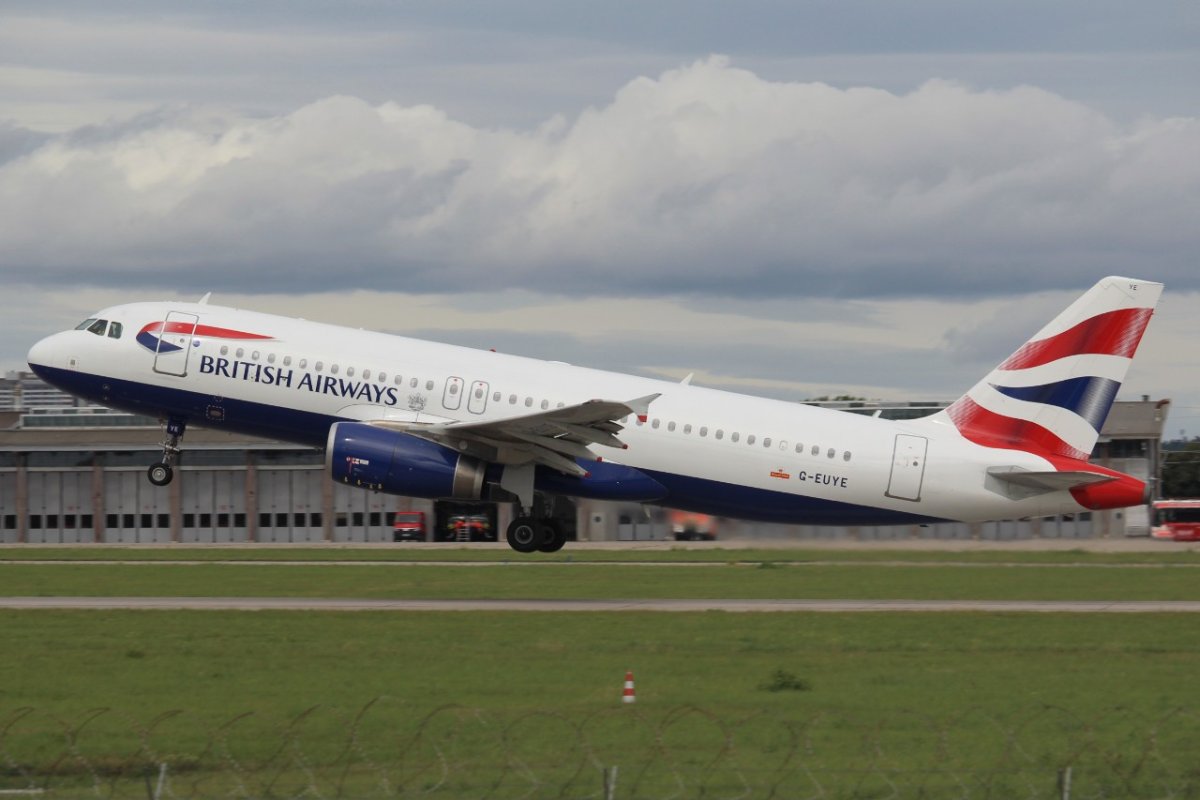 G-EUYE          A320-232       British Airways