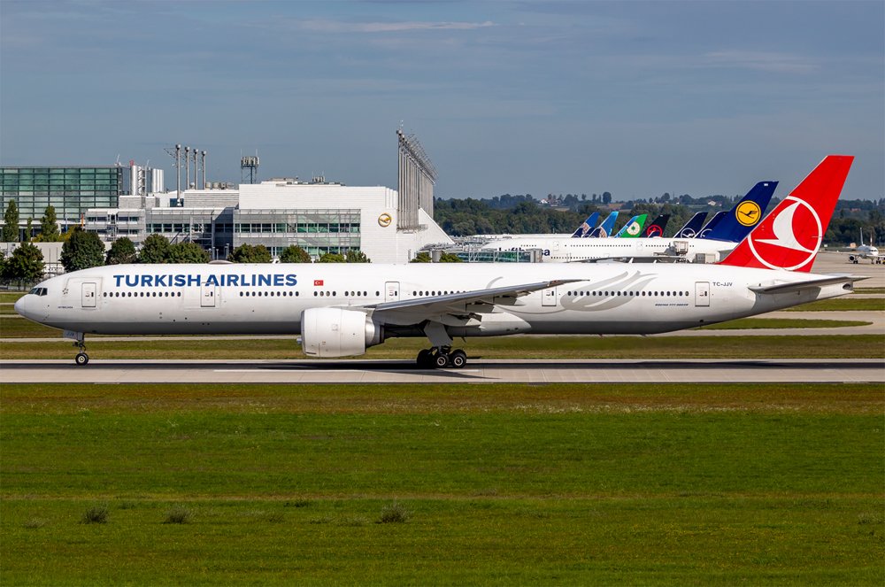 Turkish Airlines / TC-JJV / Boeing 777-3F2ER