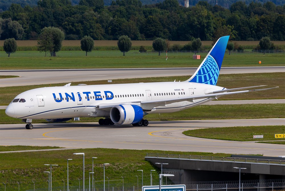 United Airlines / N45905 / Boeing 787-8 Dreamliner