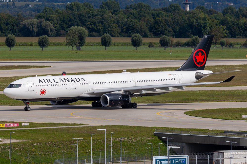 Air Canada / C-GEGC / Airbus A330-343