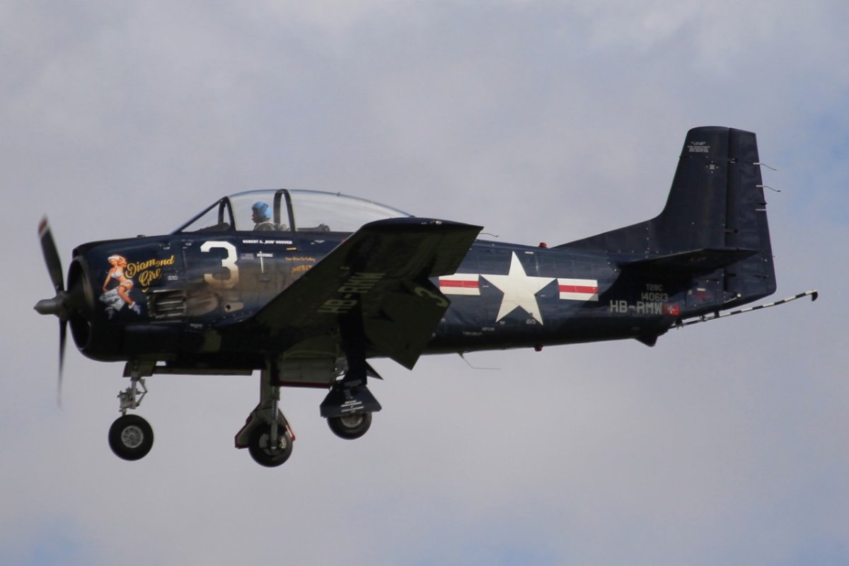 HB-RMW         T-28C