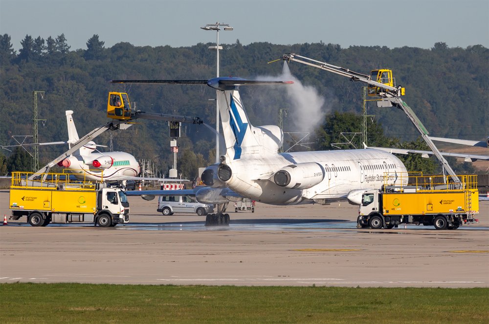 Stuttgart Airport Authority / D-AFSG / Tupolev Tu-154B-2
