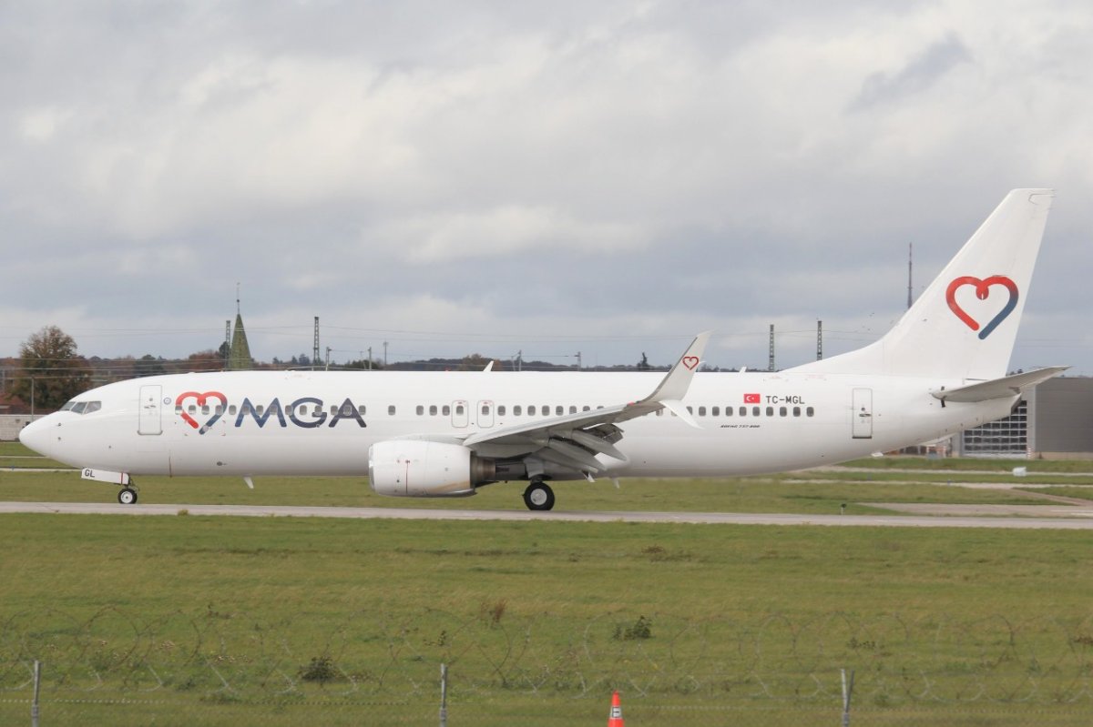 TC-MGL 737-8S3 Mavi Gök Airlines