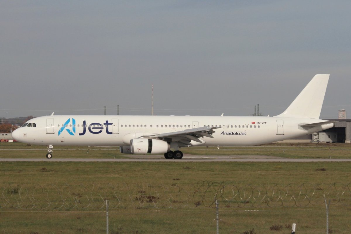 TC-GPF       A321-231          AJet