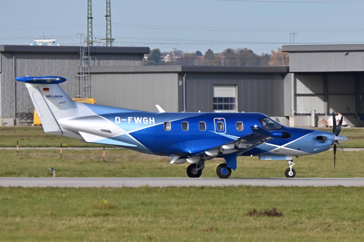 D-FWGH Private Pilatus PC-12 47E NGX.JPG