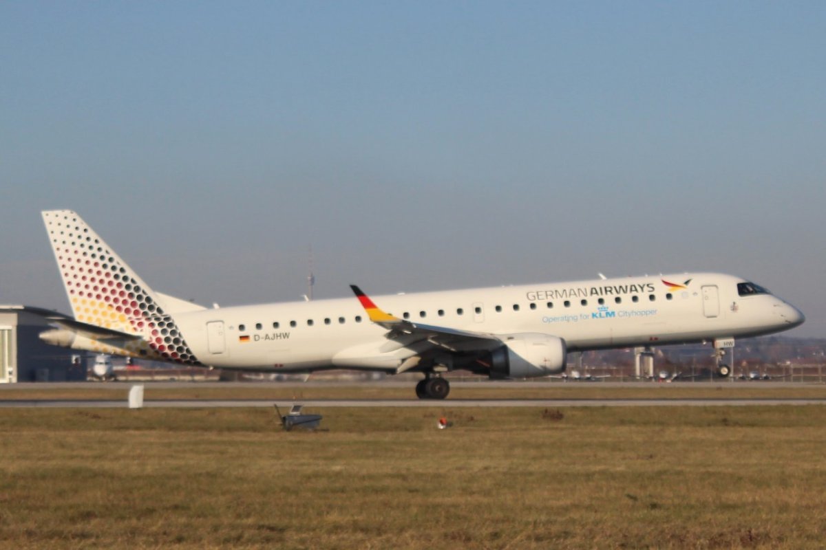 D-AJHW        ERJ-190LR         German Airways