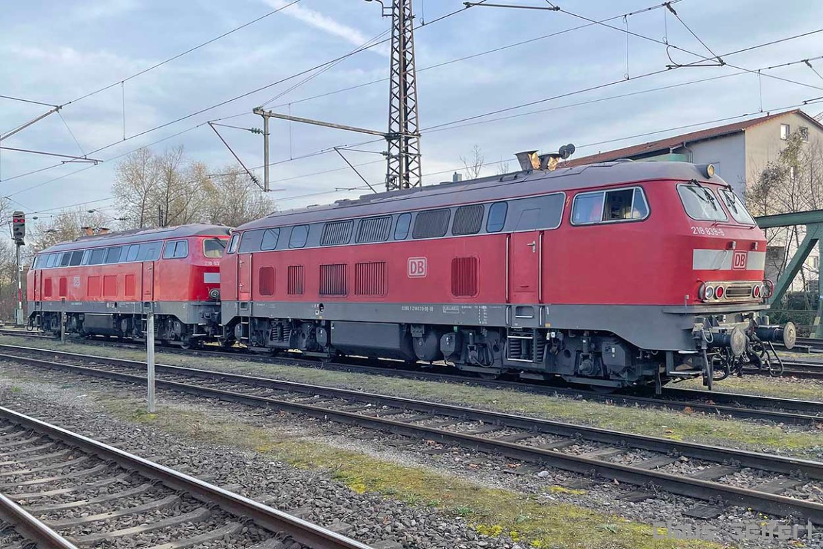 218 839-9 218 835-7.jpg