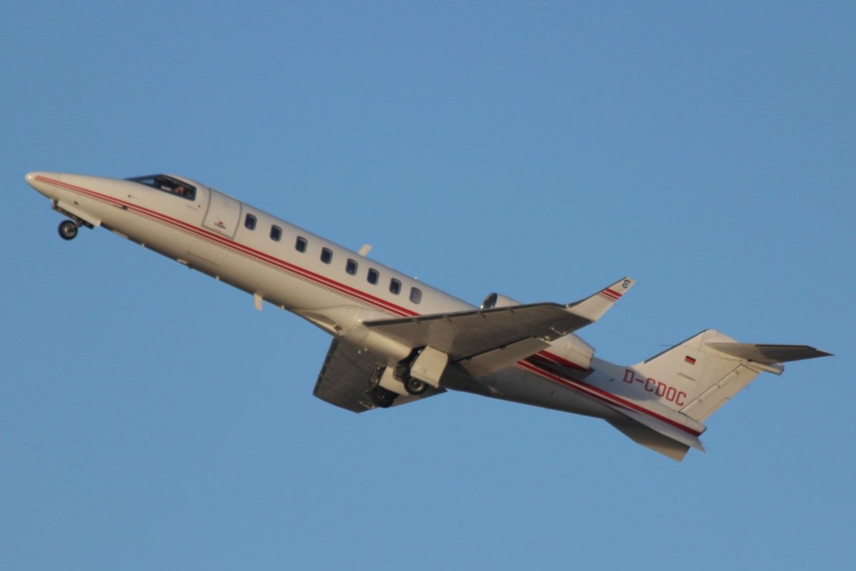 D-CDOC        Learjet 45       Unicair