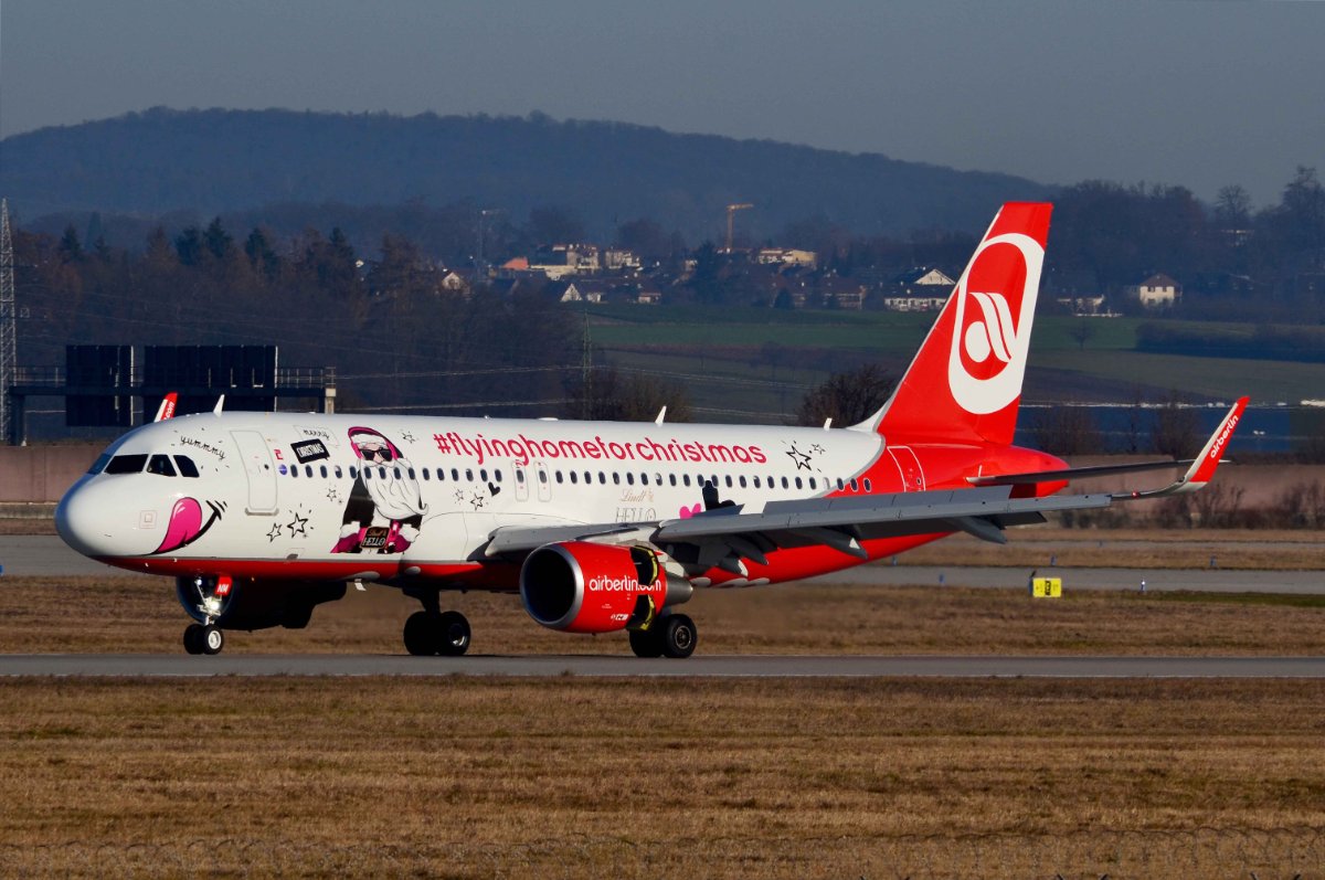 airberlin D-ABNM Airbus A320-214.JPG