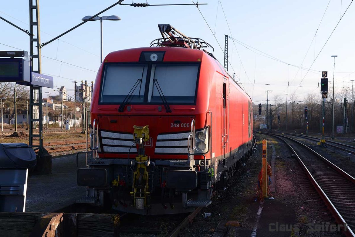 249 005-0.jpg