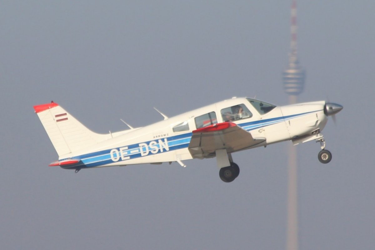 OE-DSN           Piper PA-28R-201  Cherokee Arrow III