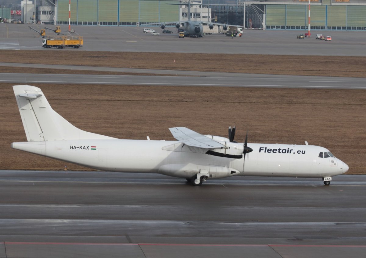 HA-KAX        ATR-72-201(F)