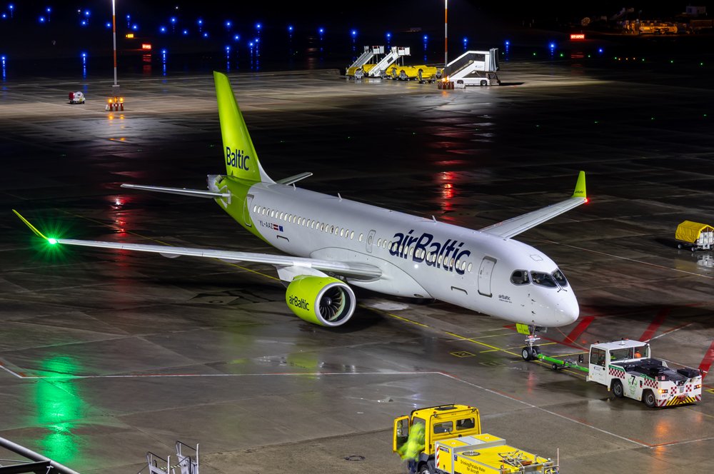 Air Baltic / YL-AAZ / Airbus A220-371