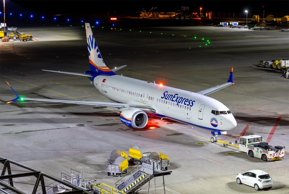 SunExpress / TC-SMN / Boeing 737-8 MAX