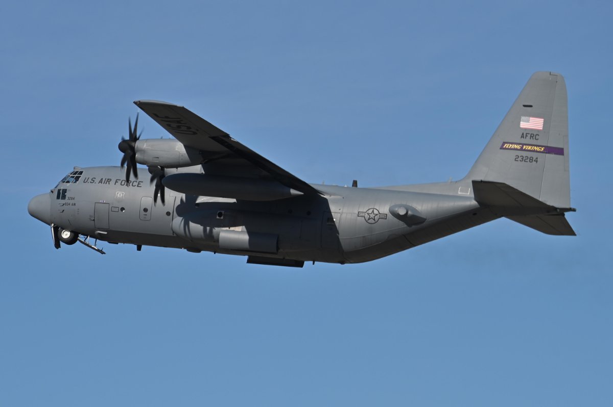 92-3284 USAF Lockheed C-130H Hercules.JPG