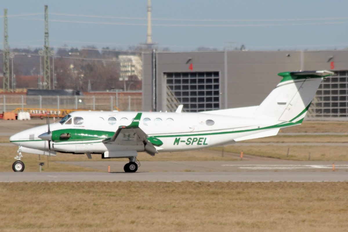 M-SPEL          Beech King Air 350i       Specsavers Aviation