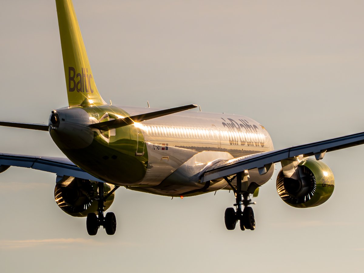 Airbus A220-300, Air Baltic, YT-ABT