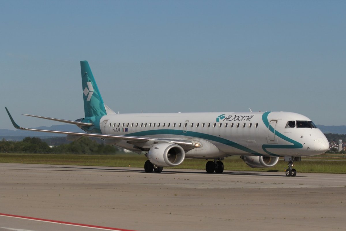 I-ADJQ             ERJ-195LR      Air Dolomiti