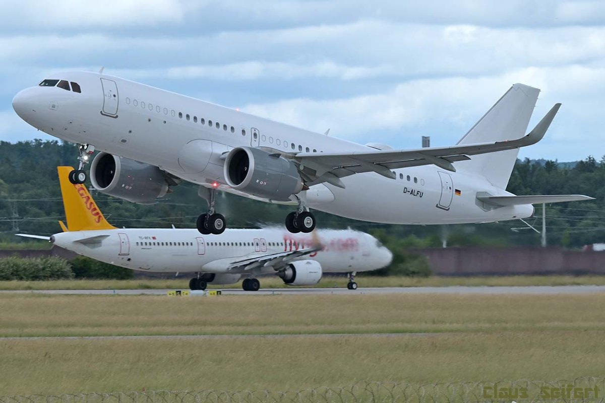 D-ALFU TC-RFK.jpg