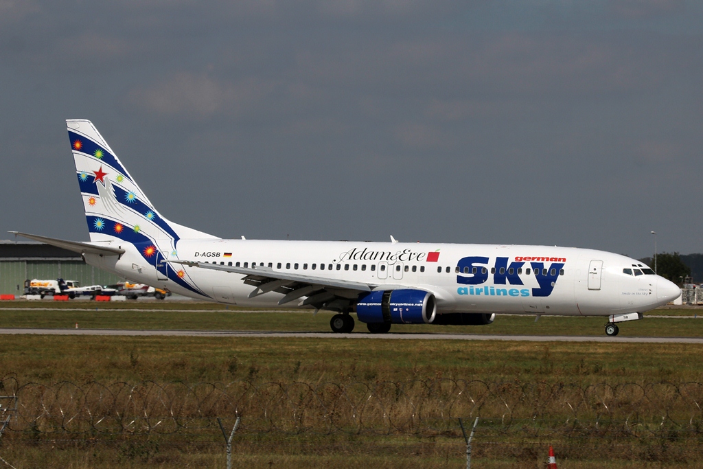 D-AGSB  Boeing 737-883  German Sky Airlines.JPG