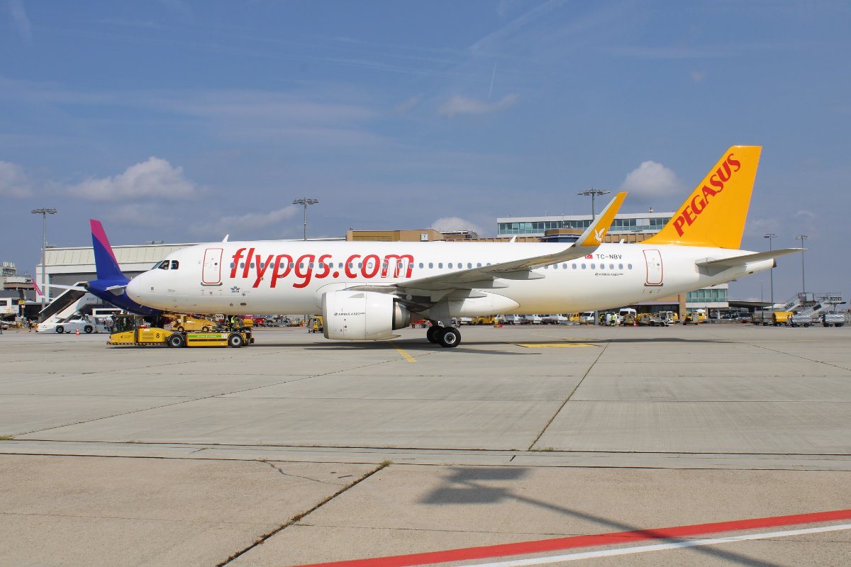 A320neu von Pegasus