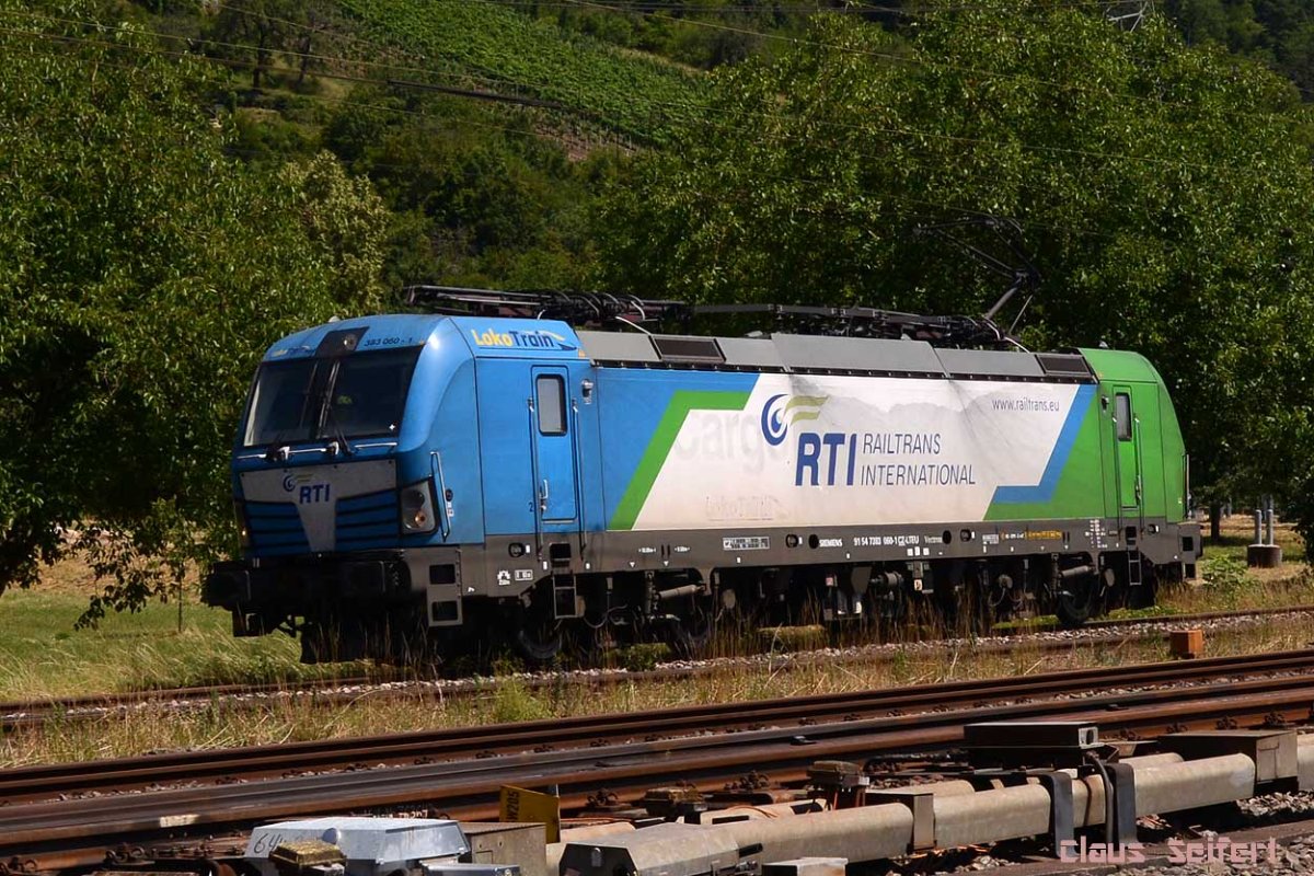 383 060-1.jpg