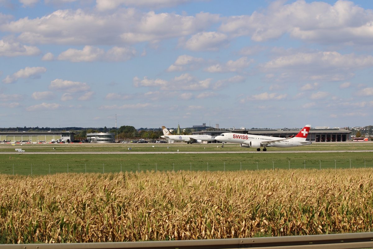 HB-JCS und TC-FHL