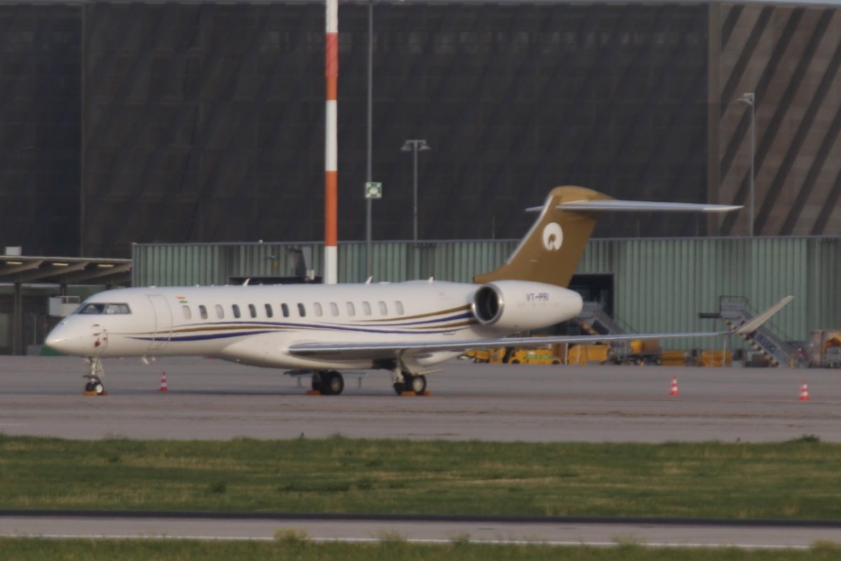 VT-PRI       Global 7500        Reliance Industries