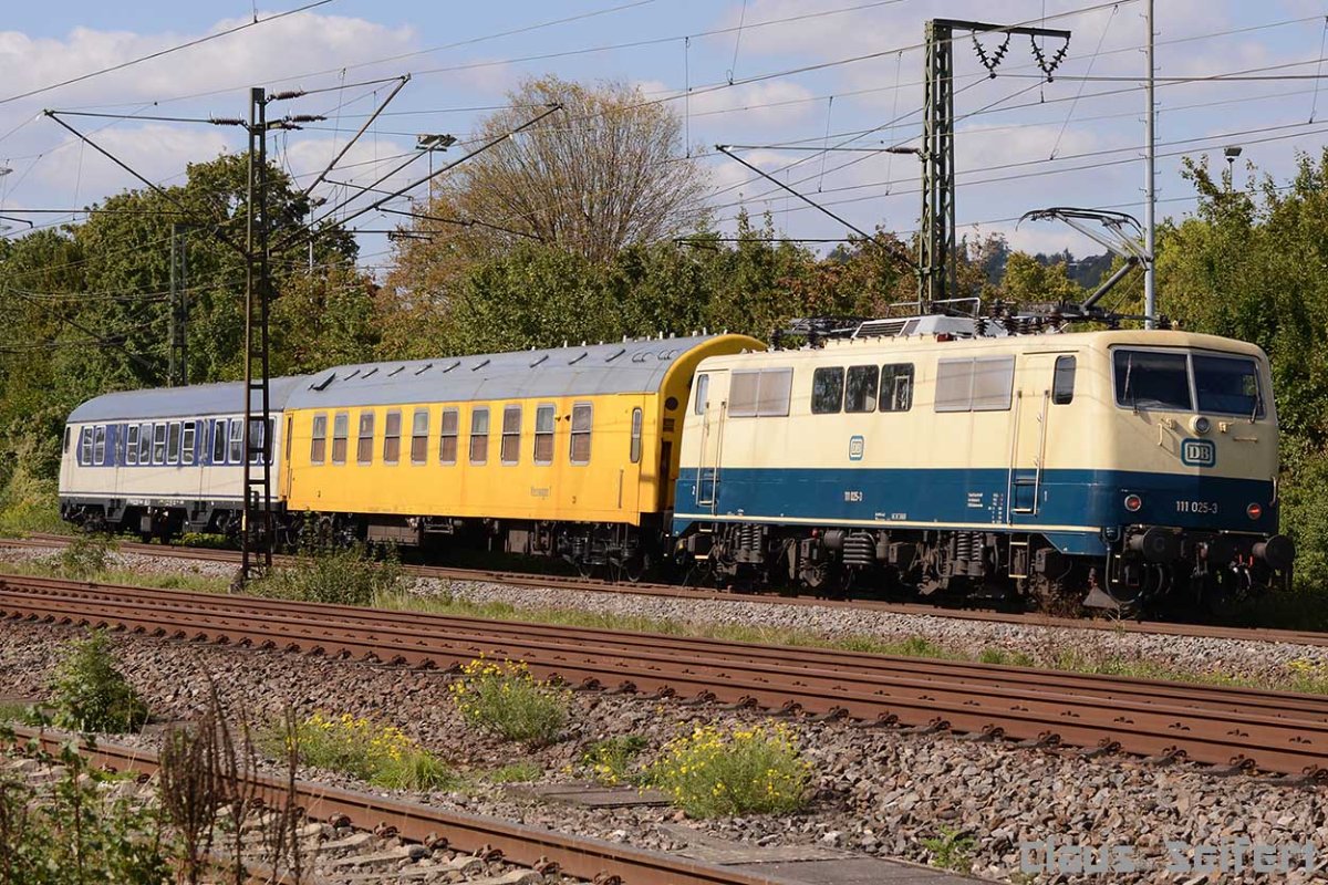 111 025-3 Messzug.2.jpg