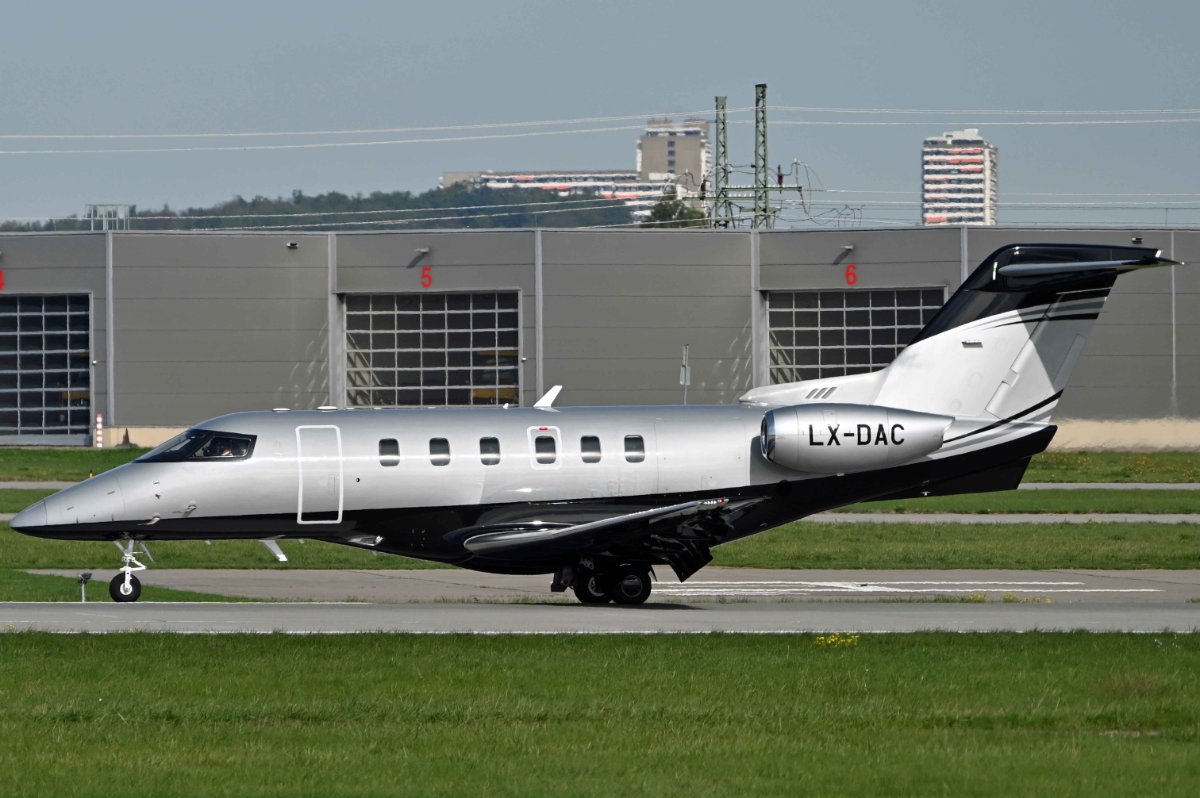 LX-DAC Flying Group Pilatus PC-24.JPG