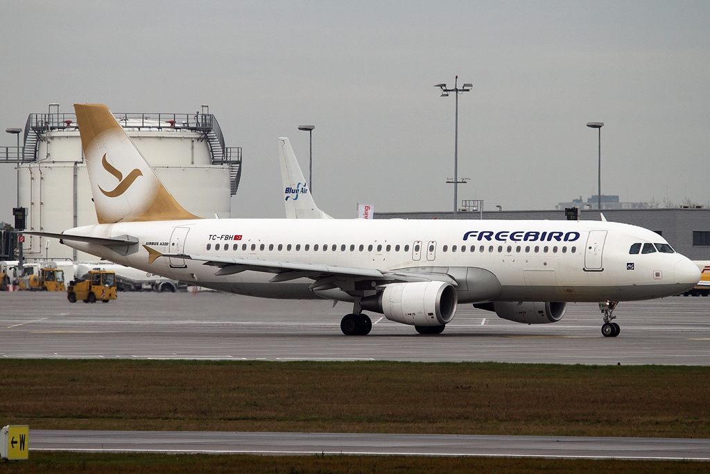 Freebird Airlines Airbus A320-214 TC-FBH