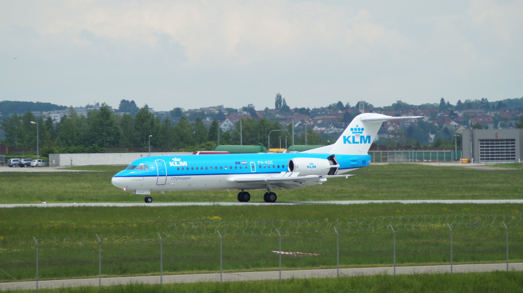 KLM Cityhopper F70 PH-KZC.JPG