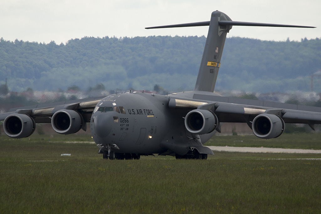 USA - Air Force Boeing C-17A Globemaster III - 88-0266 (Charleston)