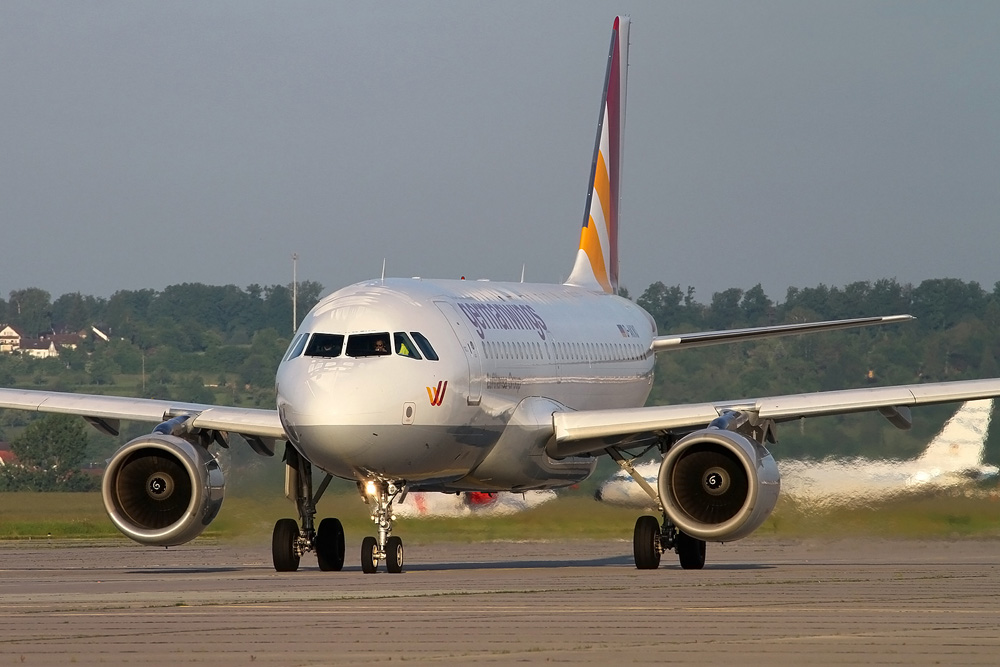 D-AKNQ.jpg
