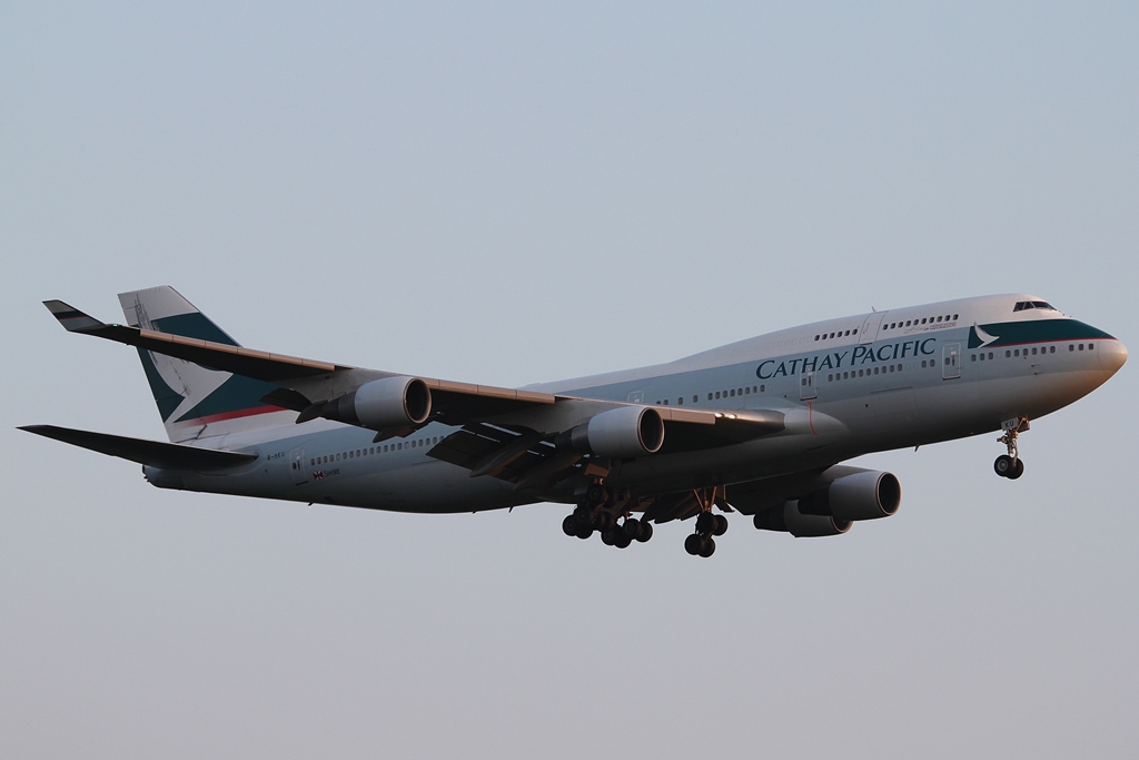 Cathay Pacific Airways Boeing 747-412 B-HKU
