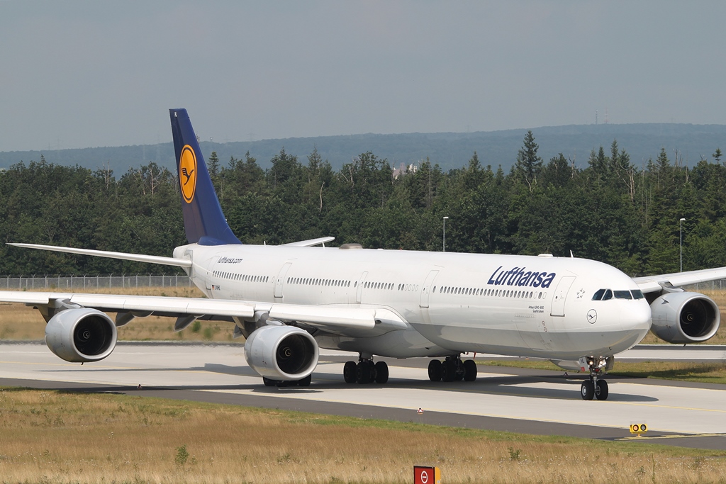 Lufthansa Airbus A340-642 D-AIHL