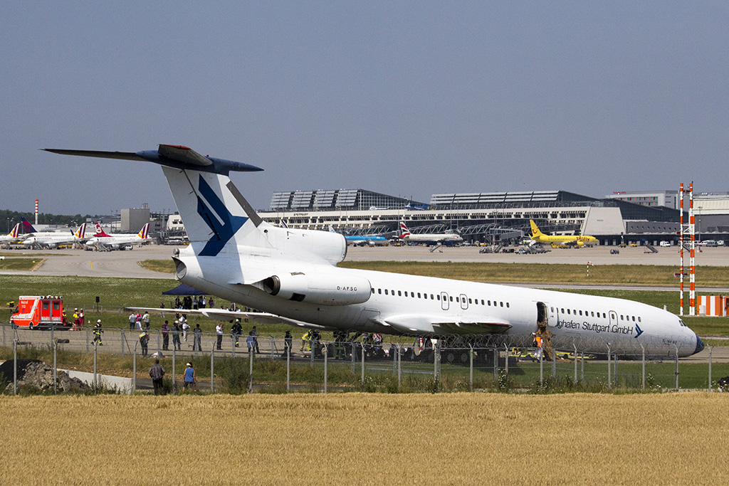 Flughafen Stuttgart Tupolev TU-154B-2 - D-AFSG