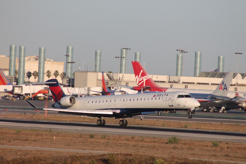 Delta Connection CRJ 900 beim Touch Down