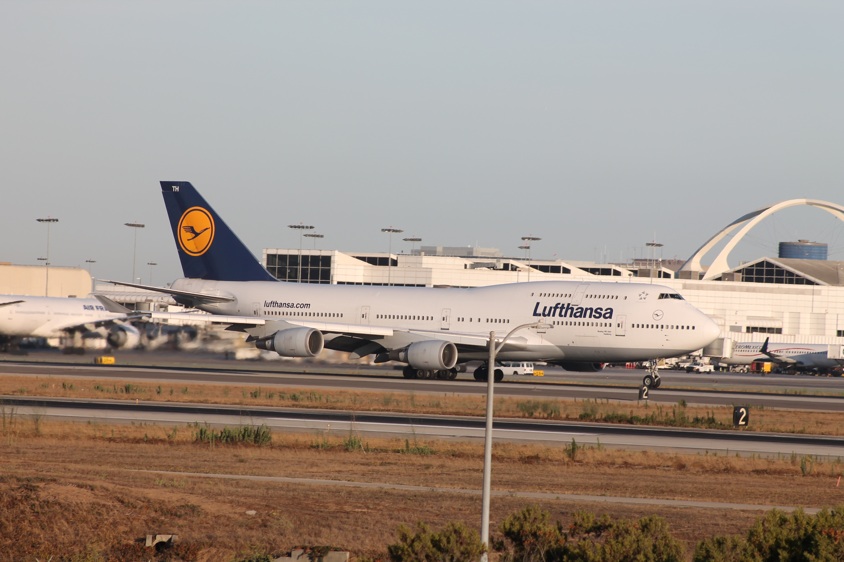 Die deutschen waren auch da...hier LH Boeing 747-400